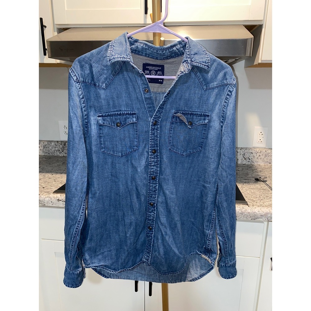 American Eagle Denim Western Shirt Medium Wash Blue Snap Button Down Womens M